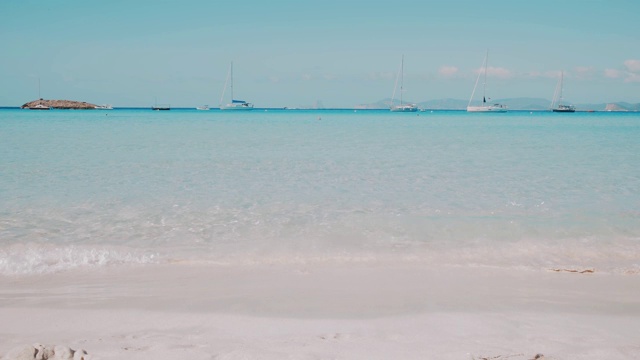 巴利阿里岛福门特拉绿松石海浪视频素材