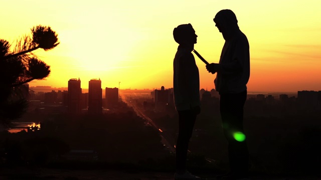 浪漫的关系黎明时分视频素材