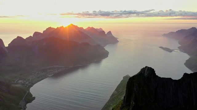 挪威Senja岛的风景鸟瞰图视频下载