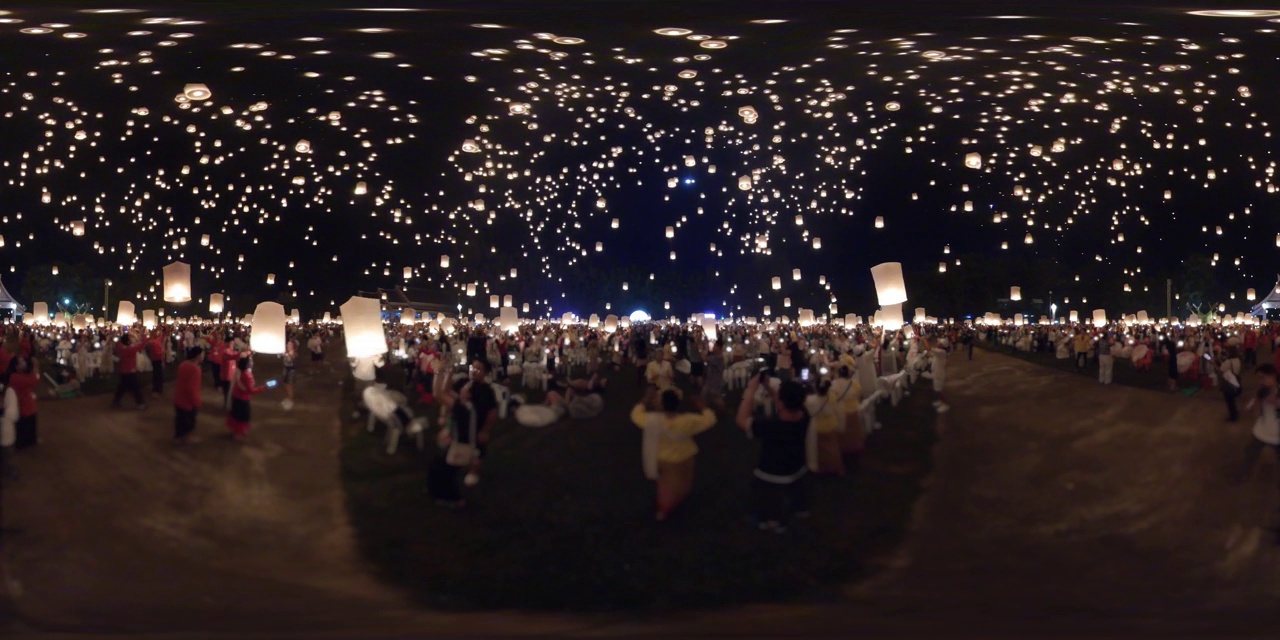 VR 360 -泰国清迈旅游目的地逸鹏兰纳公众节，人群放飞的天灯飘向夜空(迷离人)视频下载
