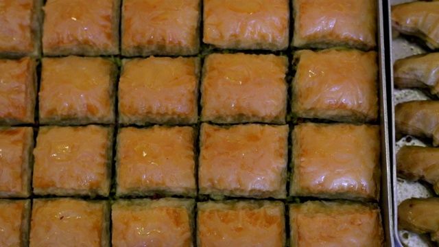 华丽美味的传统开心果土耳其果仁酥，果仁酥图案视频下载