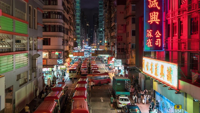 时间间隔俯视图香港孟角夜市公共小巴车站视频素材