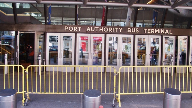 港务局巴士总站。纽约的大型中央交通枢纽。视频素材