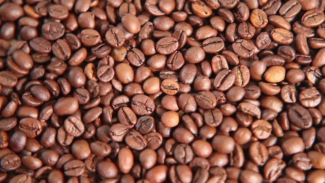 咖啡豆旋转俯视图视频素材