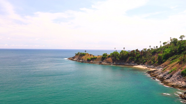 美丽的海景在蓬贴海角的观点在普吉岛，泰国。视频素材