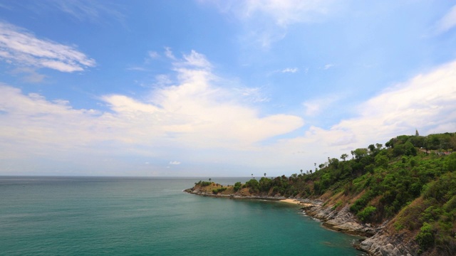 美丽的海景在泰国普吉岛蓬贴海角的观点，时间流逝。视频素材