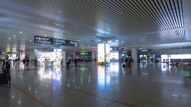 杭州市著名的火车站大厅延时全景4k中国视频素材
