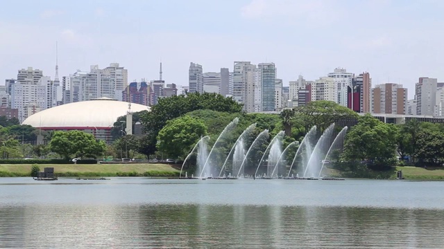 巴西Ibirapuera公园的喷泉表演视频下载