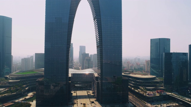 无人机拍摄:中国苏州4K东方之门视频下载