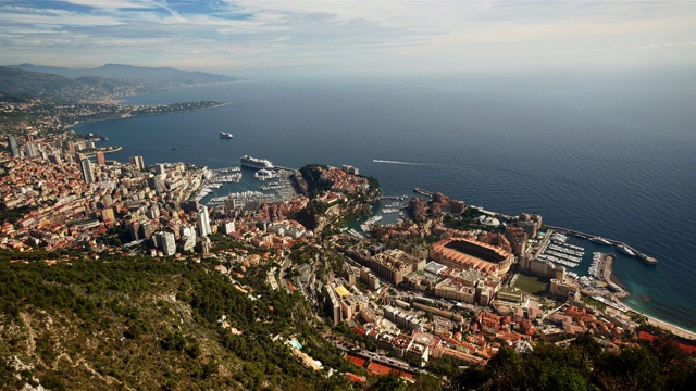 全景时间流逝的摩纳哥从上面-宽拍摄在白天视频下载