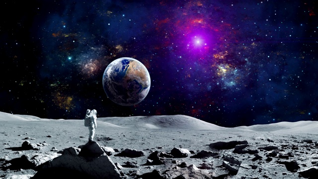空间背景。宇航员站在月球表面与地球和彩色星云。视频下载