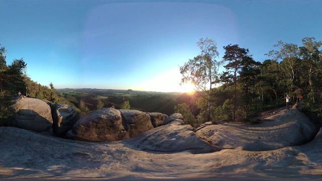 360VR，日落时砂岩与山林，旅游目的地，VR 360视频下载