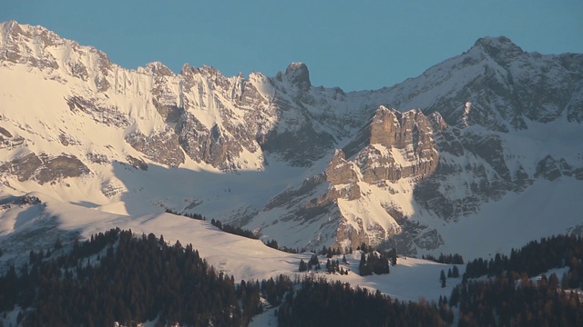 冬季群山对天景观视频下载