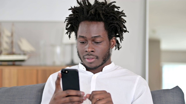 非洲人使用智能手机视频素材