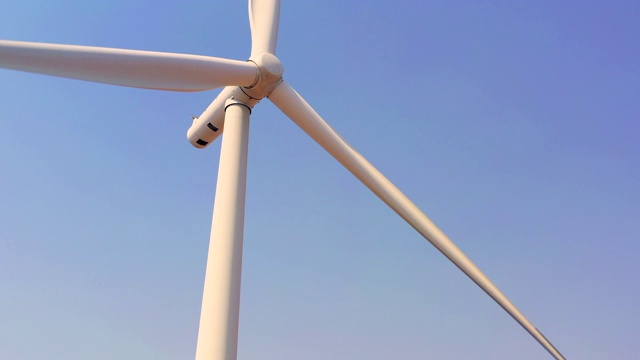 清洁能源风力涡轮机鸟瞰图视频素材