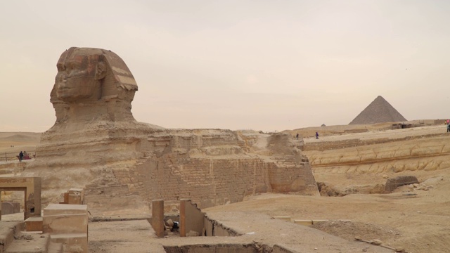 埃及吉萨。狮身人面像，位于吉萨尼罗河西岸视频素材