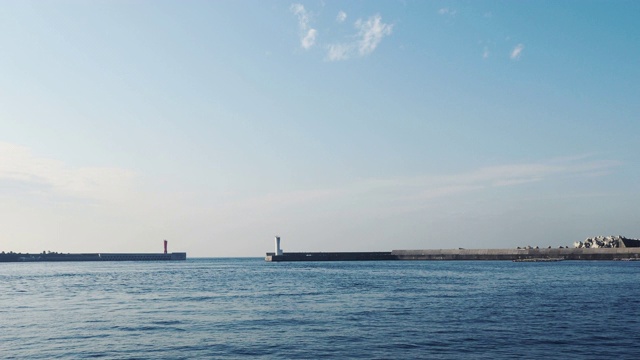 宁静海港的景色。视频下载