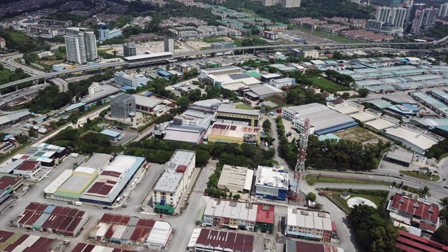 这是一架无人机拍摄的马来西亚吉隆坡kepong的轻工业区域视频素材