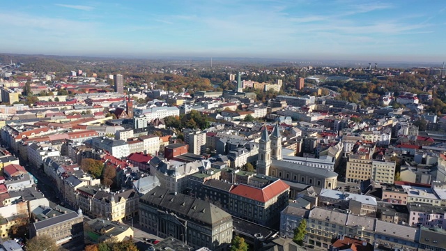 摩拉维亚-西里西亚地区秋日的Ostrava城市景观视频下载