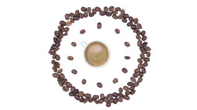 咖啡时间-一杯咖啡与泡沫和时钟的咖啡豆，无缝循环动画孤立在一个白色的背景视频下载
