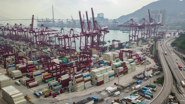 航拍香港葵青货柜码头无人驾驶飞机视频素材