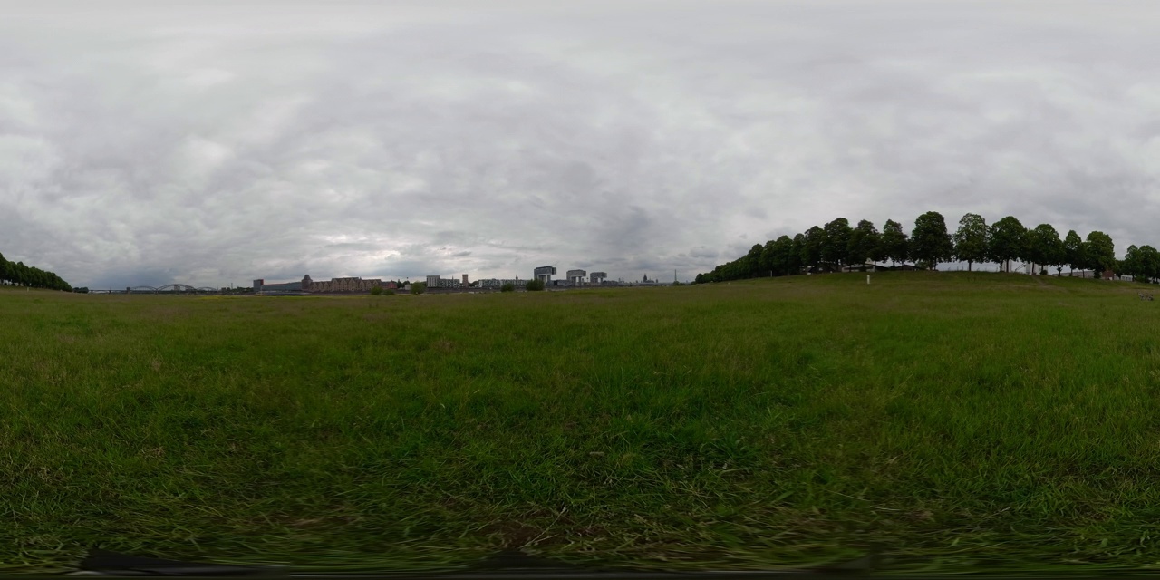 360 VR绿色草地河边视频下载