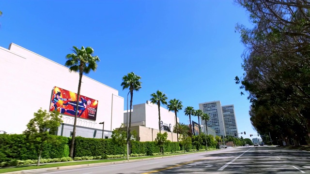 福克斯电影电影制片厂的电影娱乐广告牌在世纪城，洛杉矶，加利福尼亚州，4K视频素材
