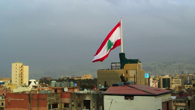 黎巴嫩的旗帜在风中飘扬，贝鲁特视频下载