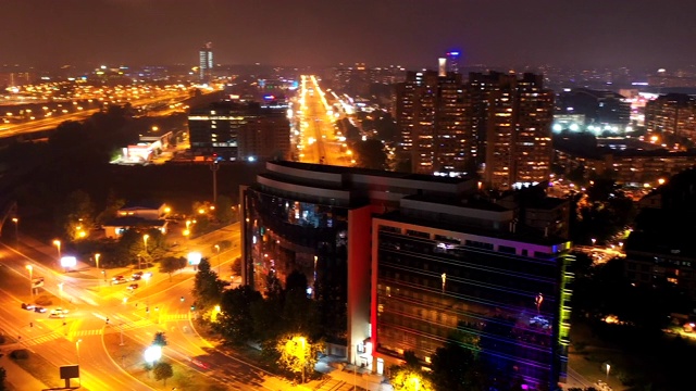 夜市景观显示贝尔格莱德塞尔维亚的鸟瞰图视频下载