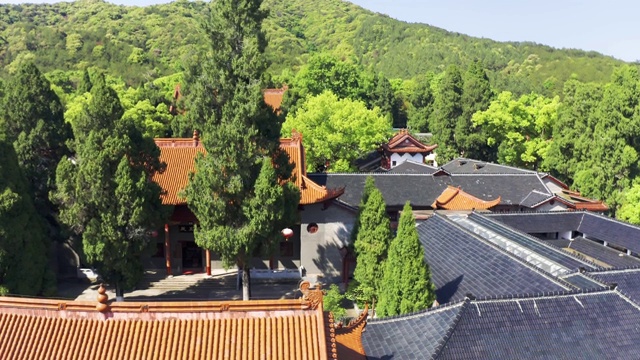 中国江西省南昌市万寿宫的庙宇建筑群视频素材