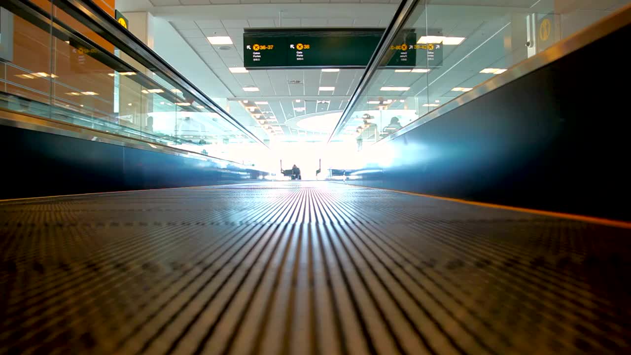 机场移动人行道视频下载