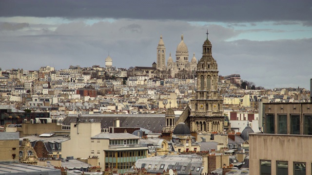 巴黎屋顶上淡淡光线的时间流逝，Sacré Cœur视频下载