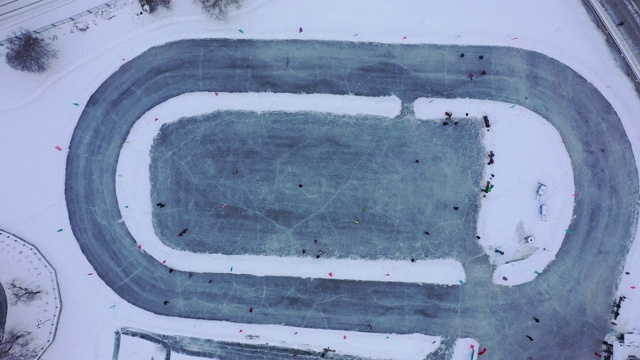 冬季户外溜冰场视频素材