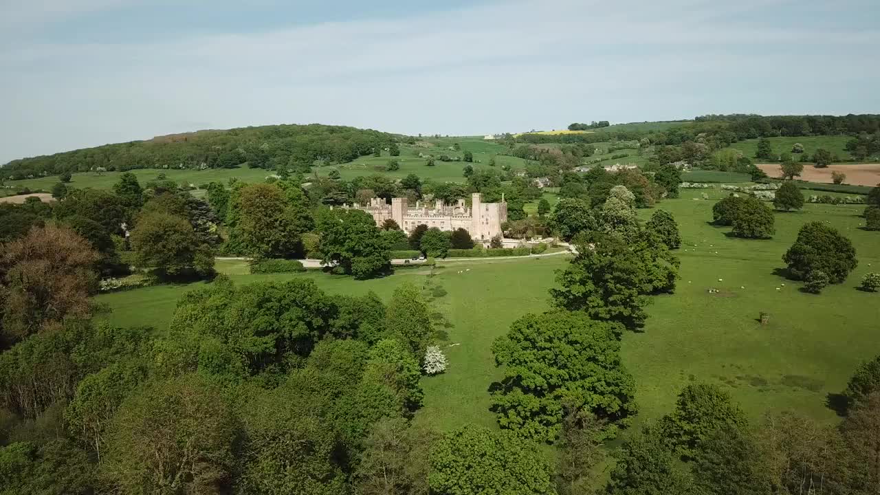 英国科茨沃尔德中部苏德利城堡温奇库姆的天线视频下载