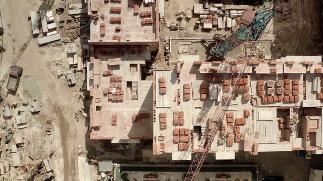 无人机在城市建筑的视图。俯视图视频素材