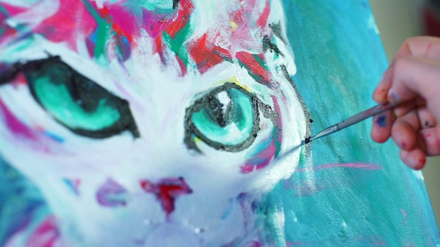 画刷蛋彩画猫脸画布。Сartoonсolorful肖像。美术视频下载
