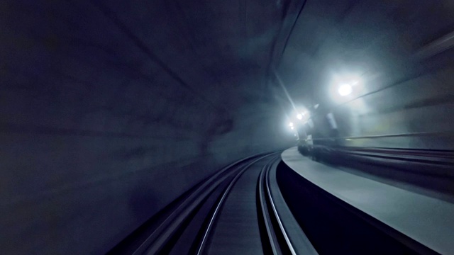 地铁隧道的火车视频素材