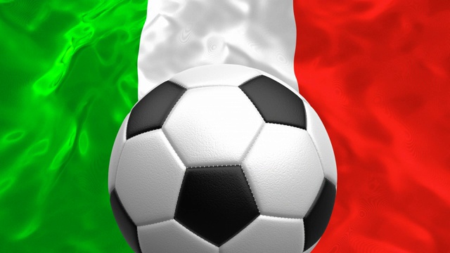 足球在意大利国旗下旋转视频下载