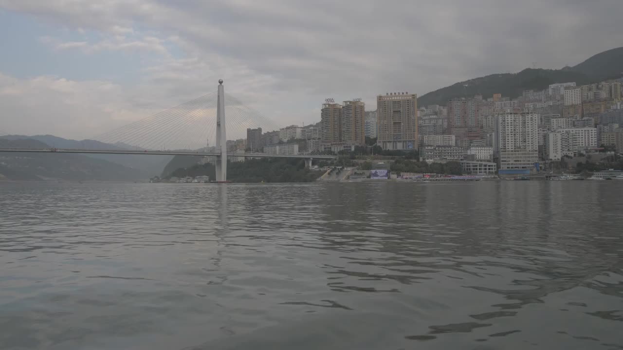 从游船上进入瞿塘峡的长江三峡，中华人民共和国，亚洲视频素材