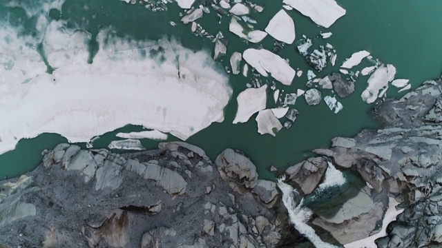 瑞士，一架无人机俯瞰冰川融水视频素材