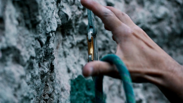 攀岩的安全性视频下载