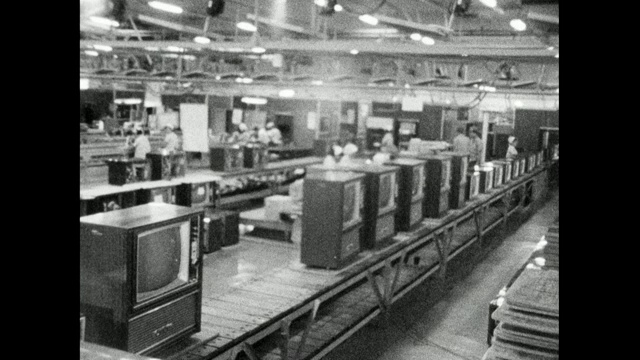 日本生产线末端的电视机;1966视频素材