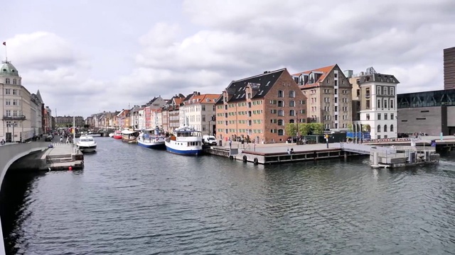 丹麦哥本哈根。纽哈芬街新海港视频素材