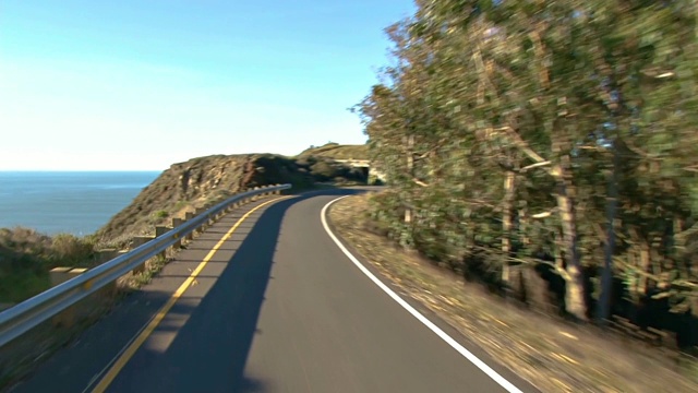 风景优美的滨海公路，车观视频下载