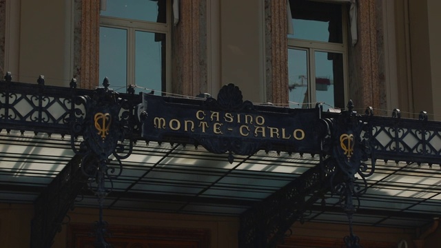 手持拍摄显示入口大赌场，蒙特卡洛，摩纳哥视频下载
