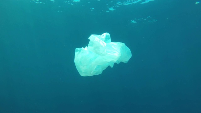 海洋视频中的塑料污染视频下载