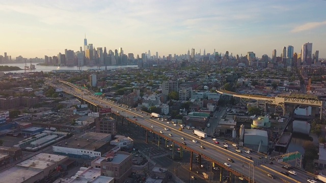 从高速公路铁轨上鸟瞰纽约视频下载
