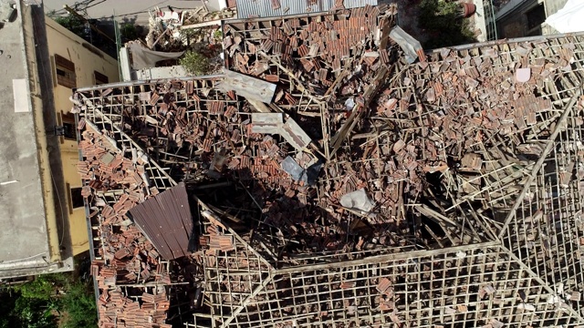 贝鲁特的爆炸造成数百座建筑受损视频素材