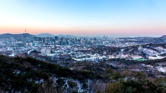 冬季首尔市中心/中谷，中谷，韩国首尔视频素材