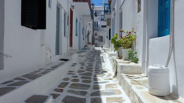 希腊米科诺斯岛米科诺斯镇的街道视频下载